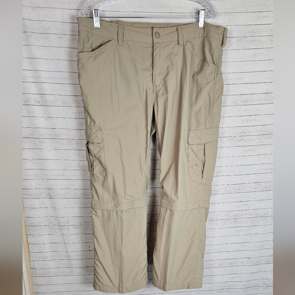 THE NORTH FACE 100% NYLON ZIP OFF CONVERTIBLE PANTS IN KHAKI TAN, SZ XL